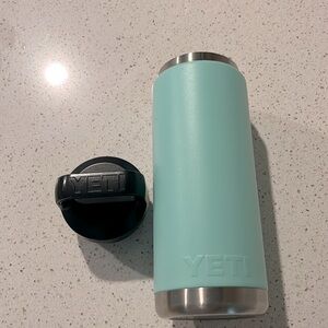 Gently used 26 ounce yeti Tumblr great for keeping drinks cold during workouts!